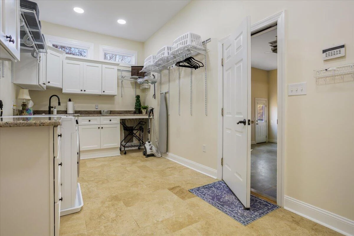 5540 Carons View LN - Photo 25
