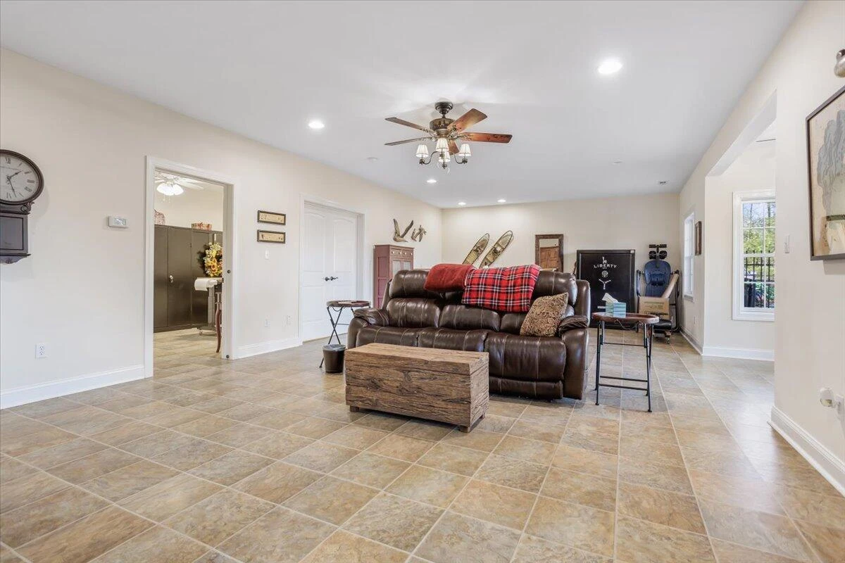 5540 Carons View LN - Photo 41