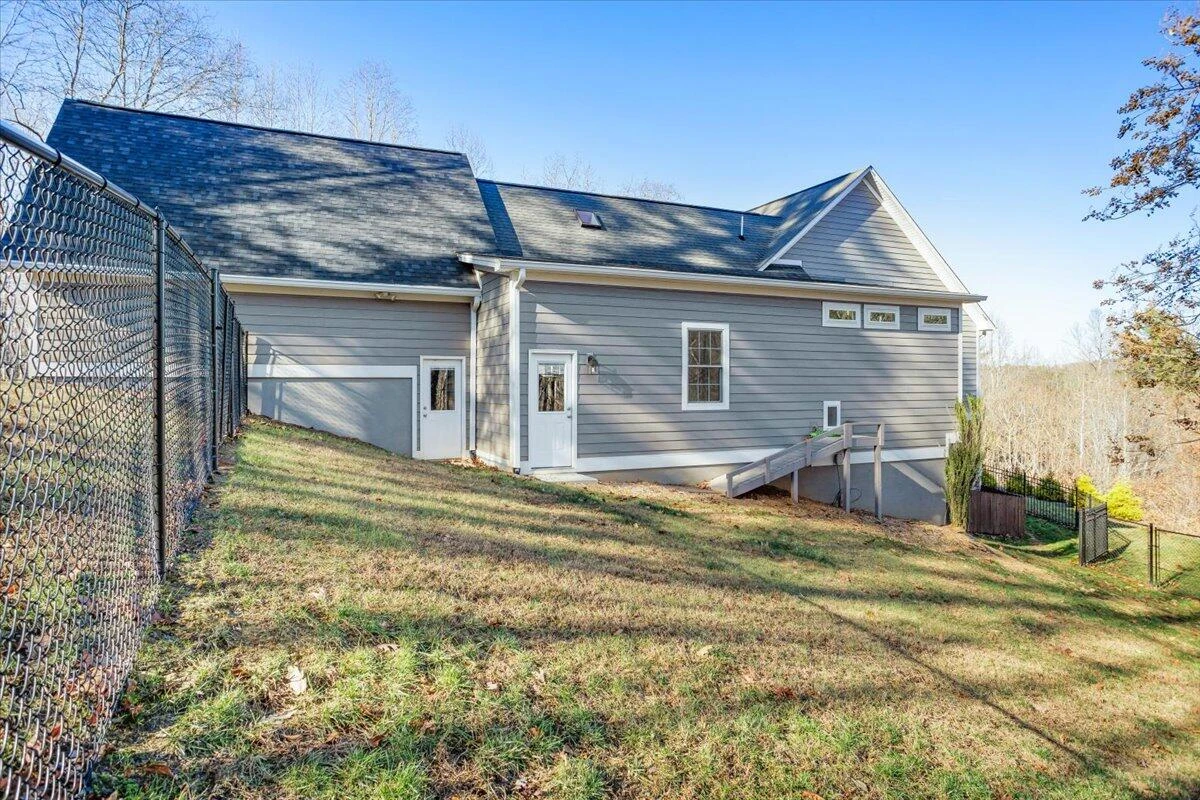 5540 Carons View LN - Photo 63