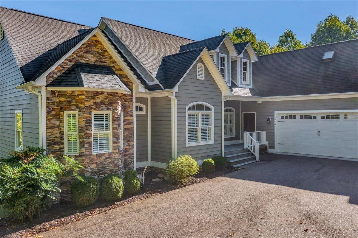 5540 Carons View LN - Photo 65