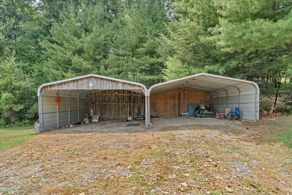 2896 Loch Haven DR - Photo 24