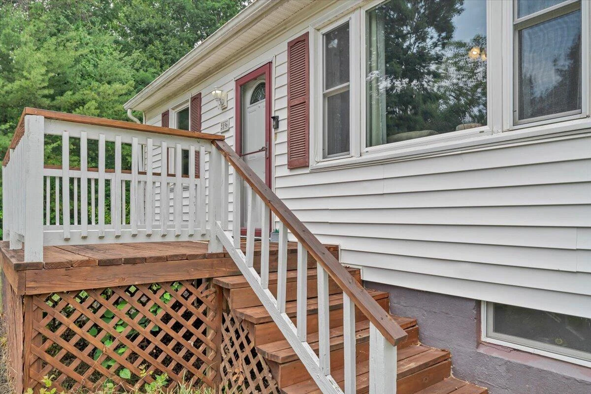 2896 Loch Haven DR - Photo 3