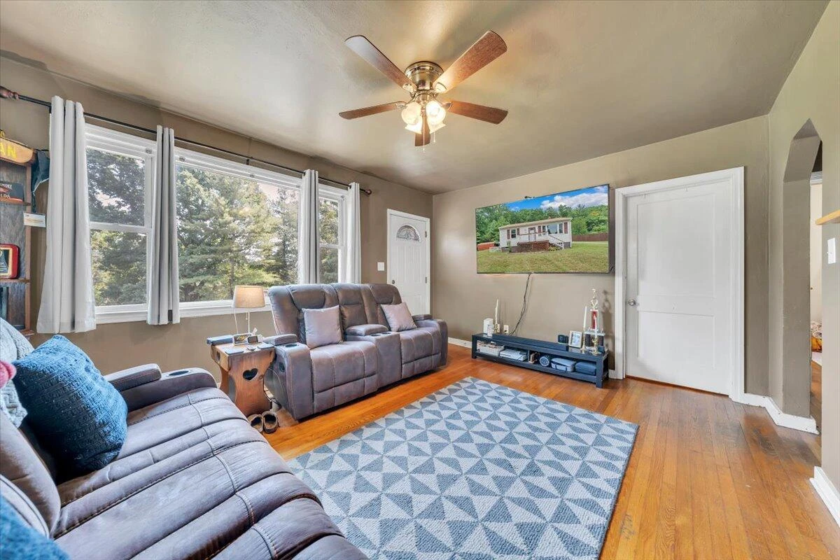 2896 Loch Haven DR - Photo 6
