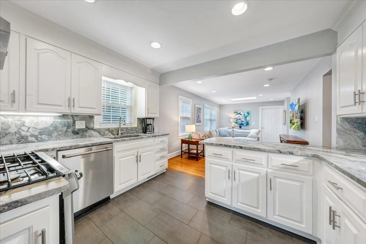 27 Hawthorn RD - Photo 14