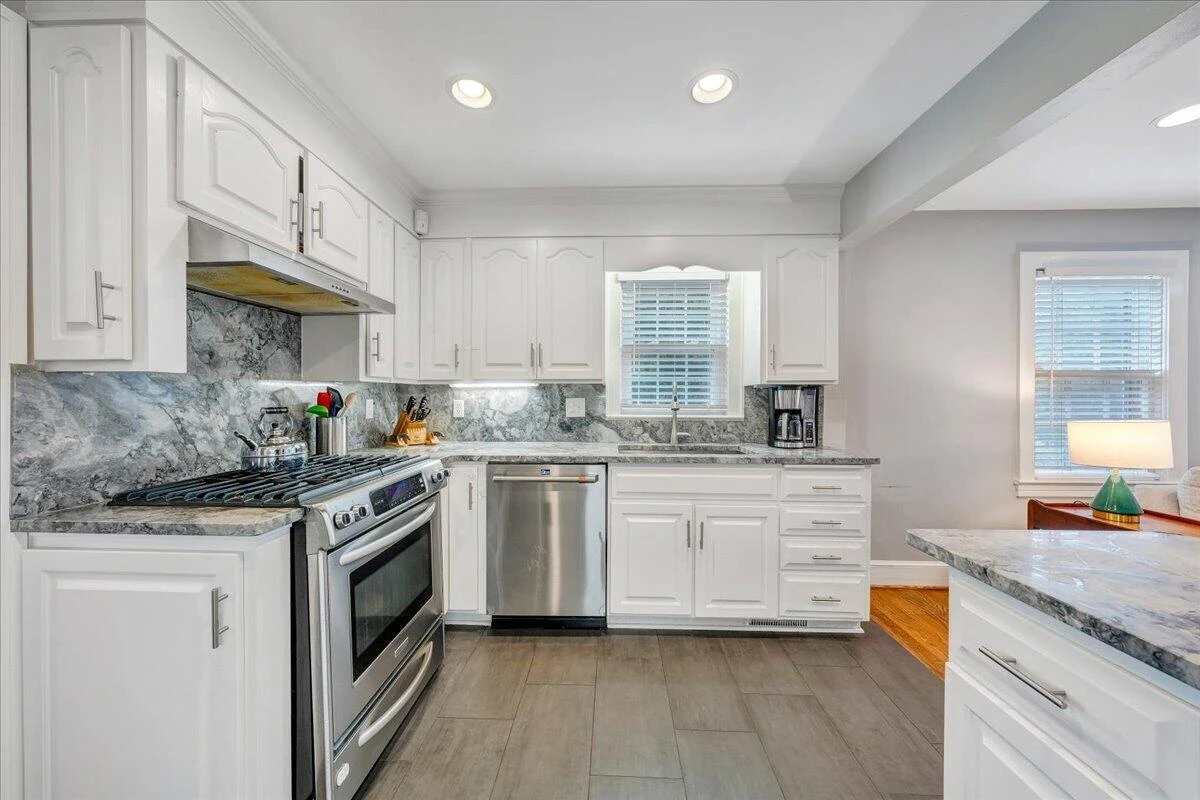 27 Hawthorn RD - Photo 15