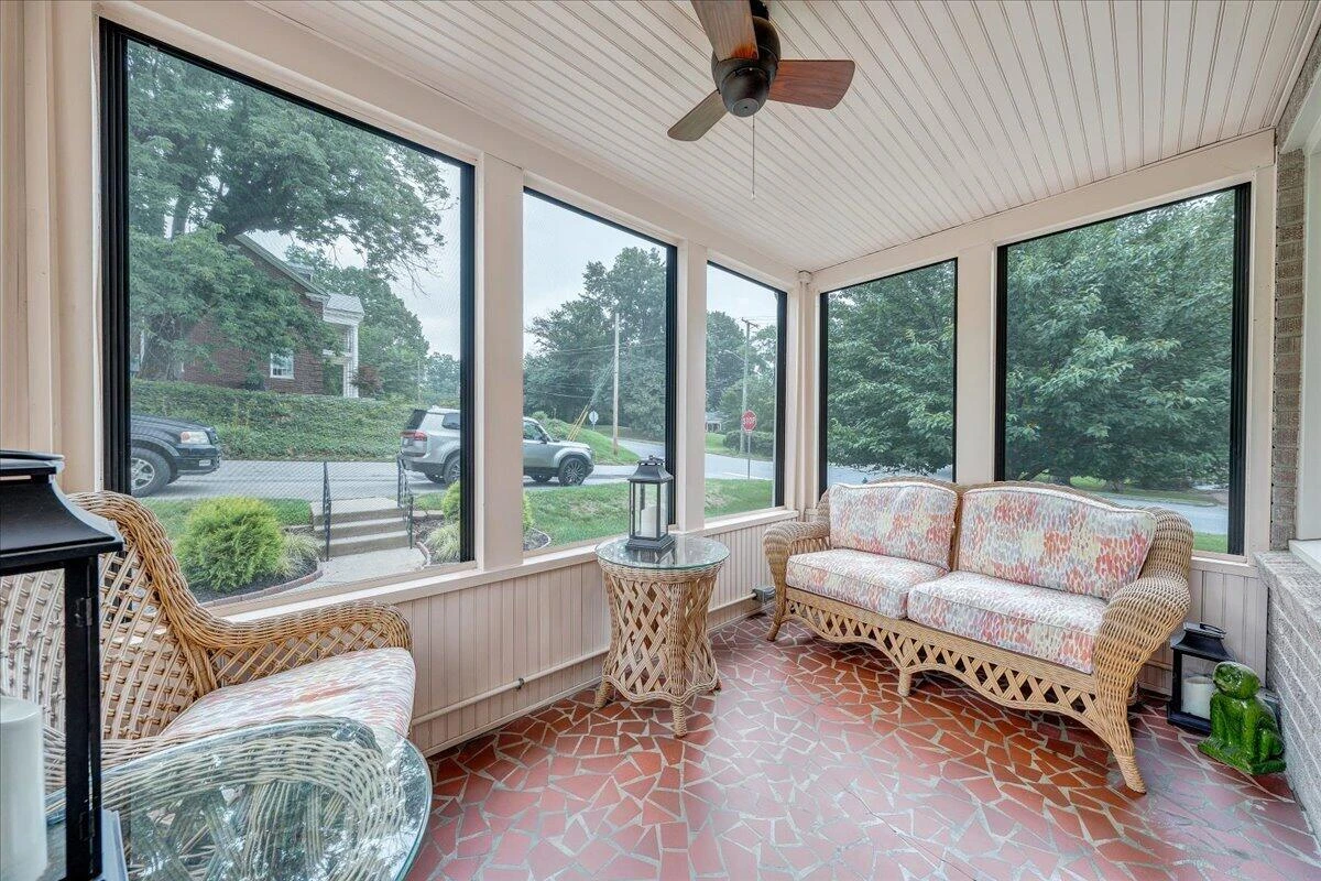 27 Hawthorn RD - Photo 31
