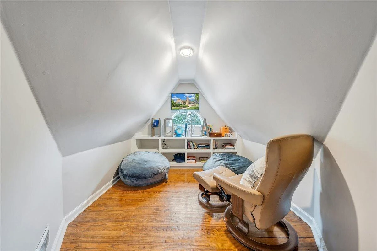 27 Hawthorn RD - Photo 35