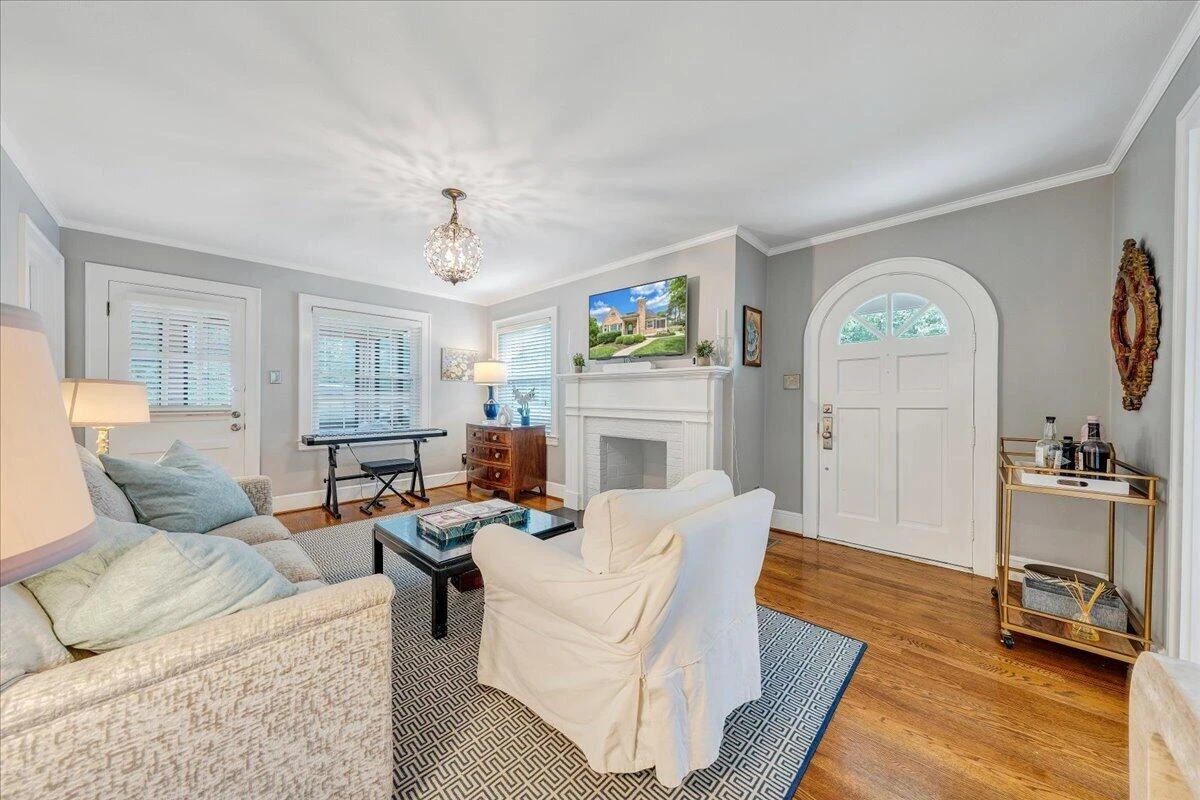 27 Hawthorn RD - Photo 7