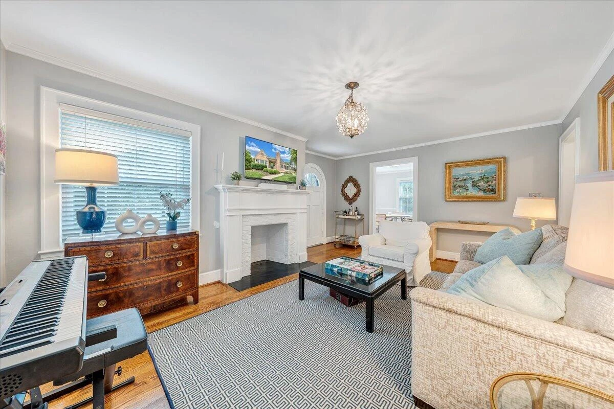 27 Hawthorn RD - Photo 9