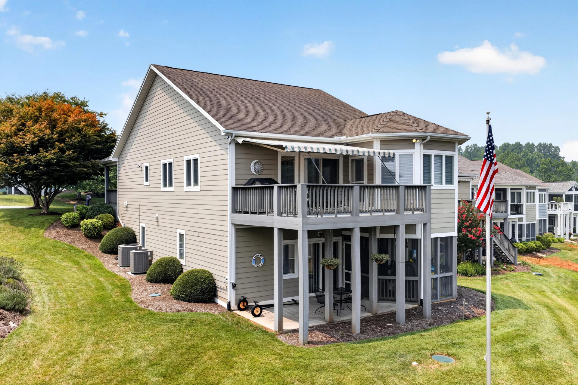 1052 Coves End RD - Photo 3