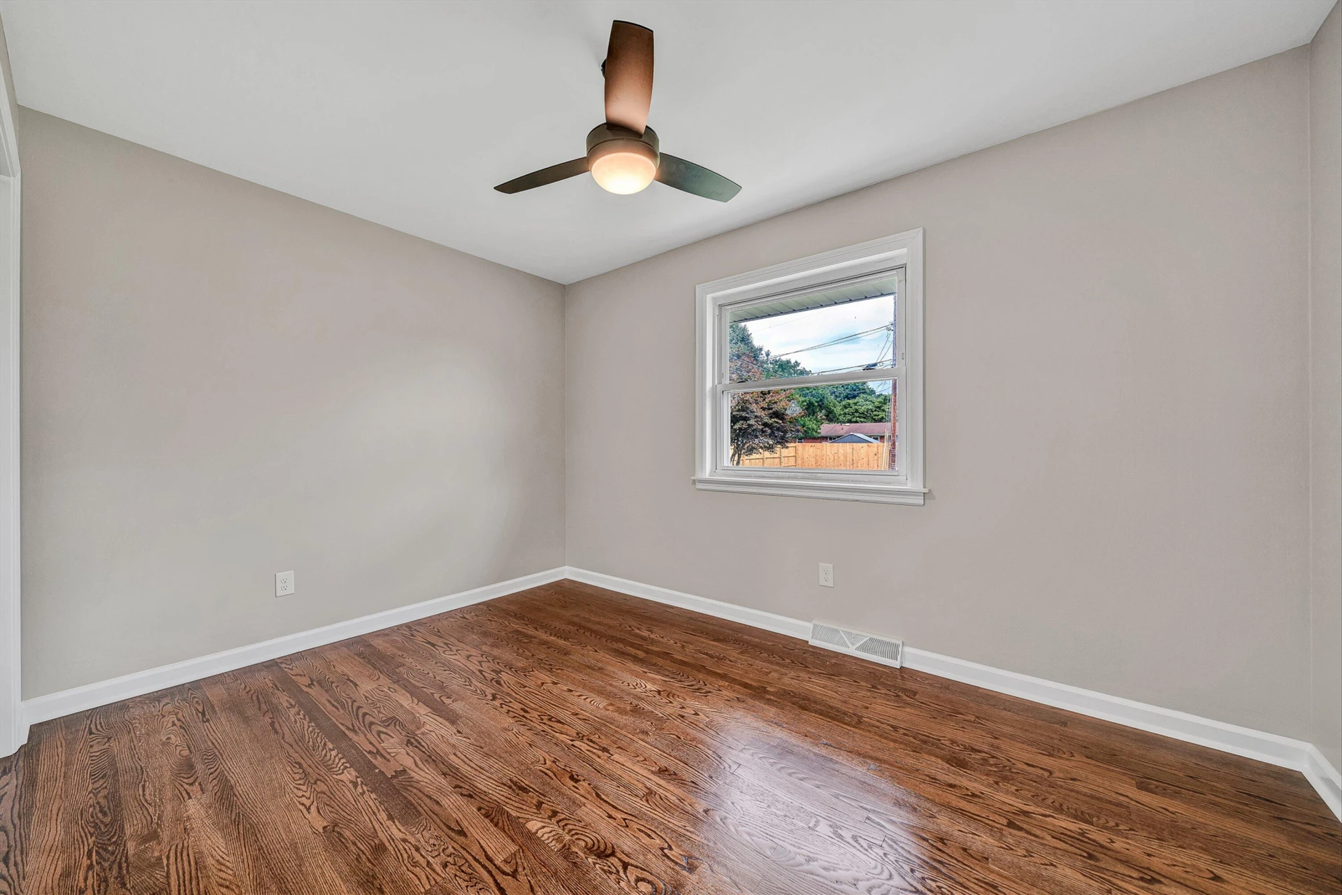 125 Verndale DR - Photo 11