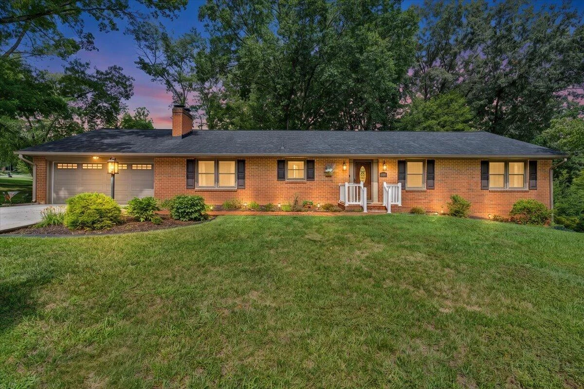 1903 Maylin DR
