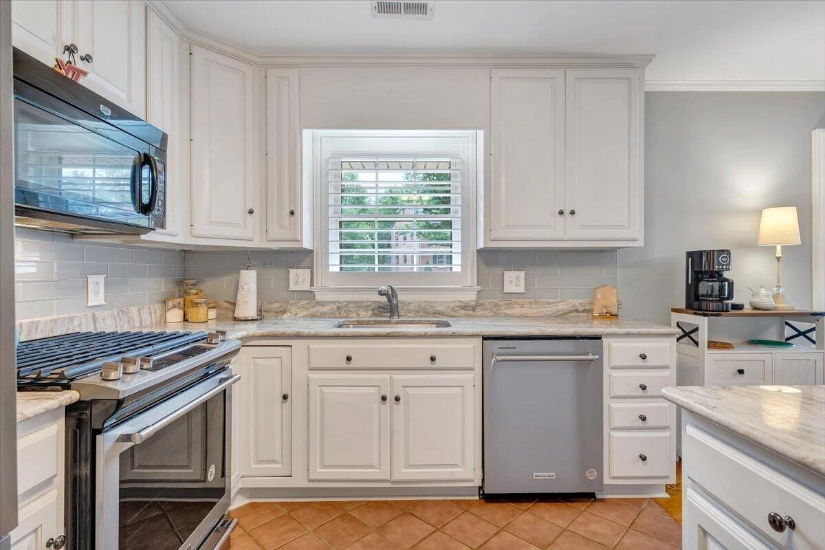 1903 Maylin DR - Photo 10