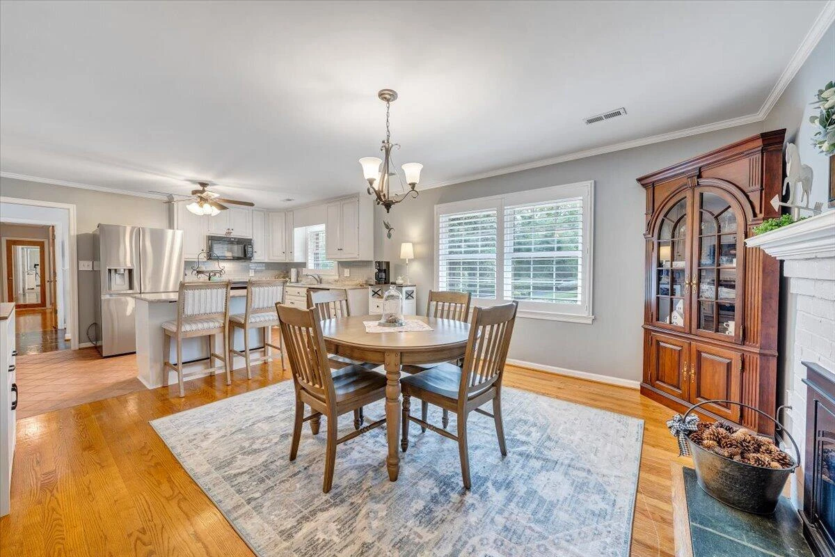 1903 Maylin DR - Photo 15