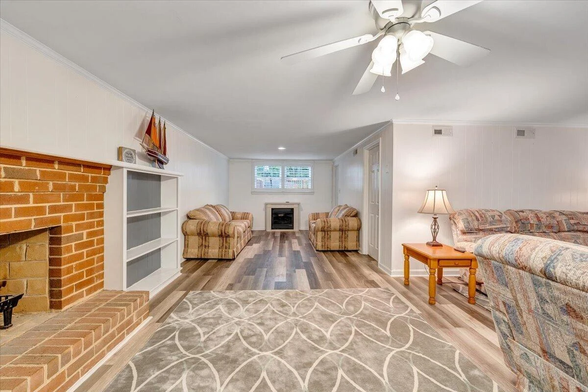 1903 Maylin DR - Photo 41