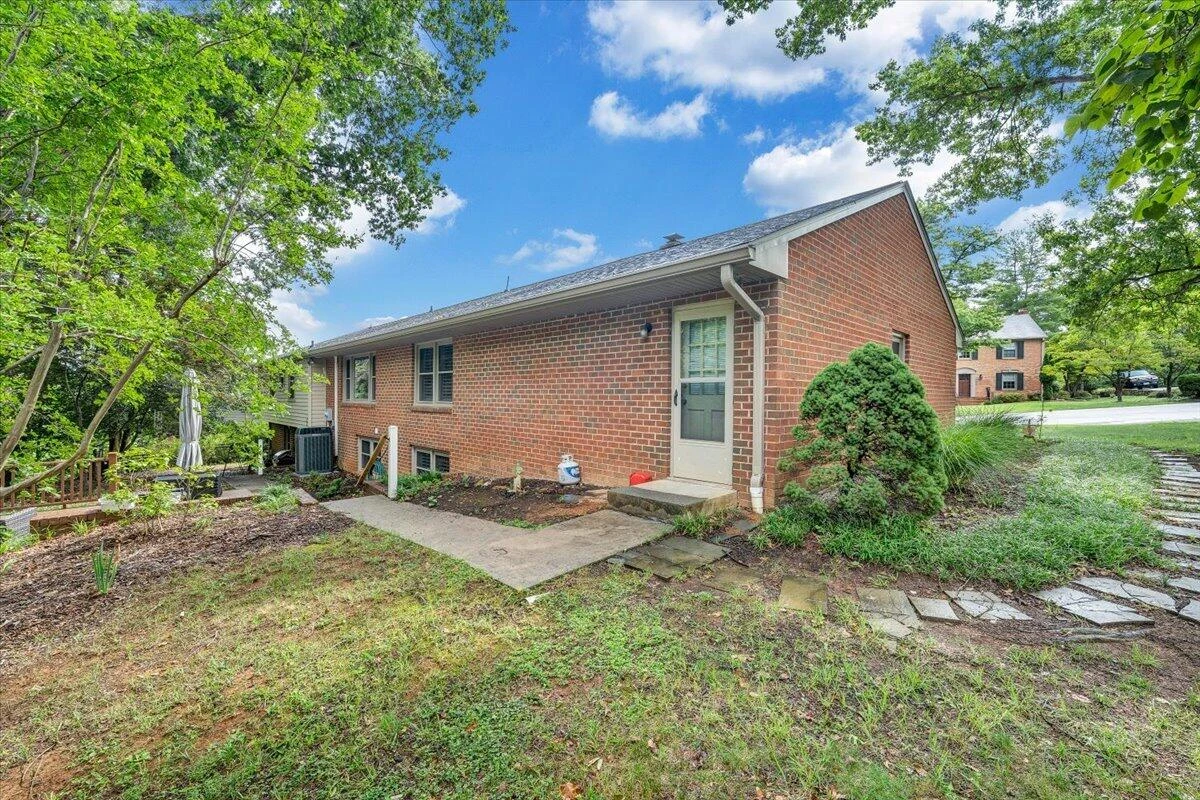 1903 Maylin DR - Photo 60