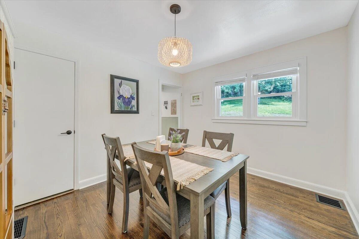 8580 Martins Creek RD - Photo 17