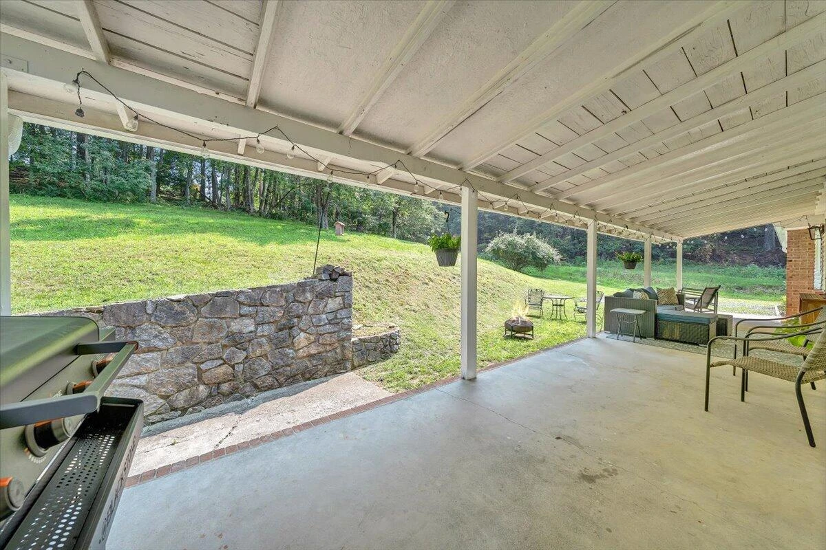 8580 Martins Creek RD - Photo 45