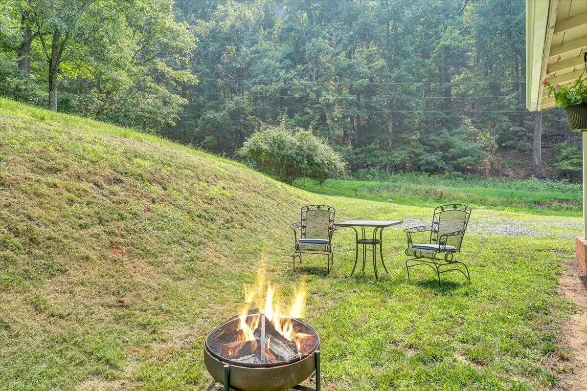 8580 Martins Creek RD - Photo 46