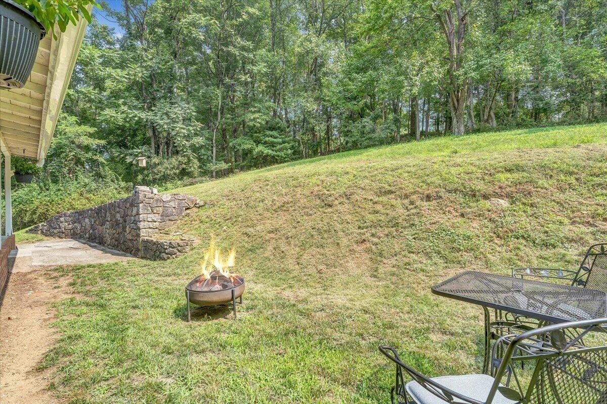 8580 Martins Creek RD - Photo 47