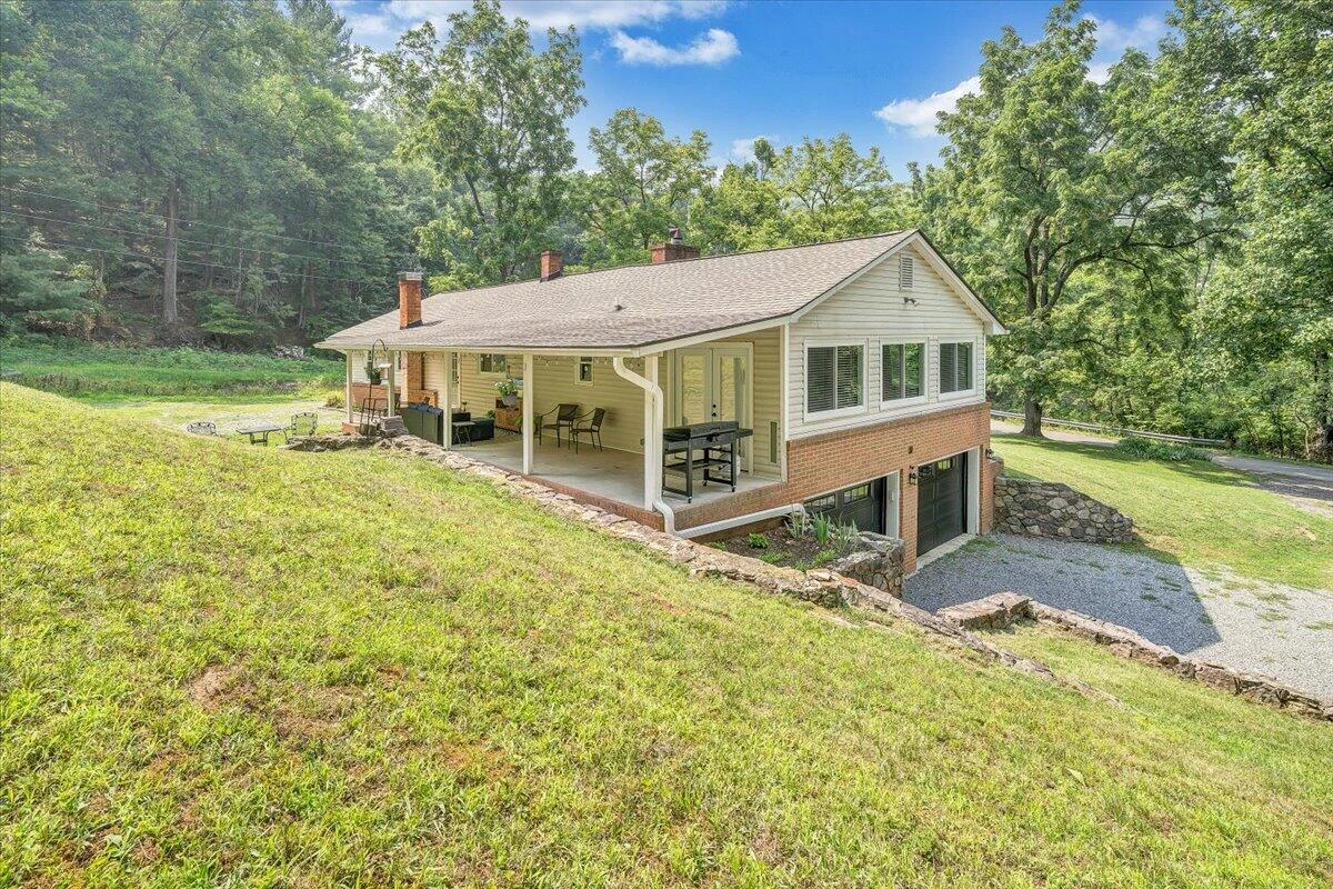 8580 Martins Creek RD - Photo 50