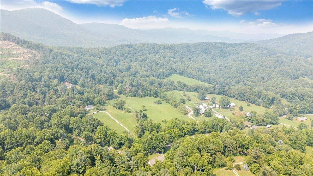 8580 Martins Creek RD - Photo 57