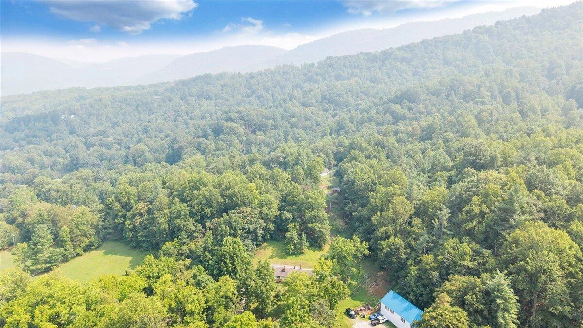 8580 Martins Creek RD - Photo 58