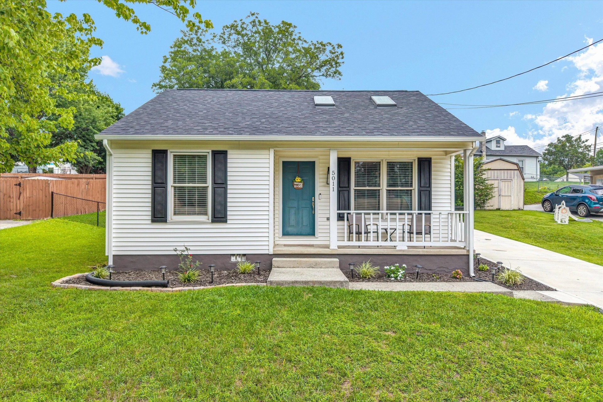 5011 Springfield AVE NW - Photo 2