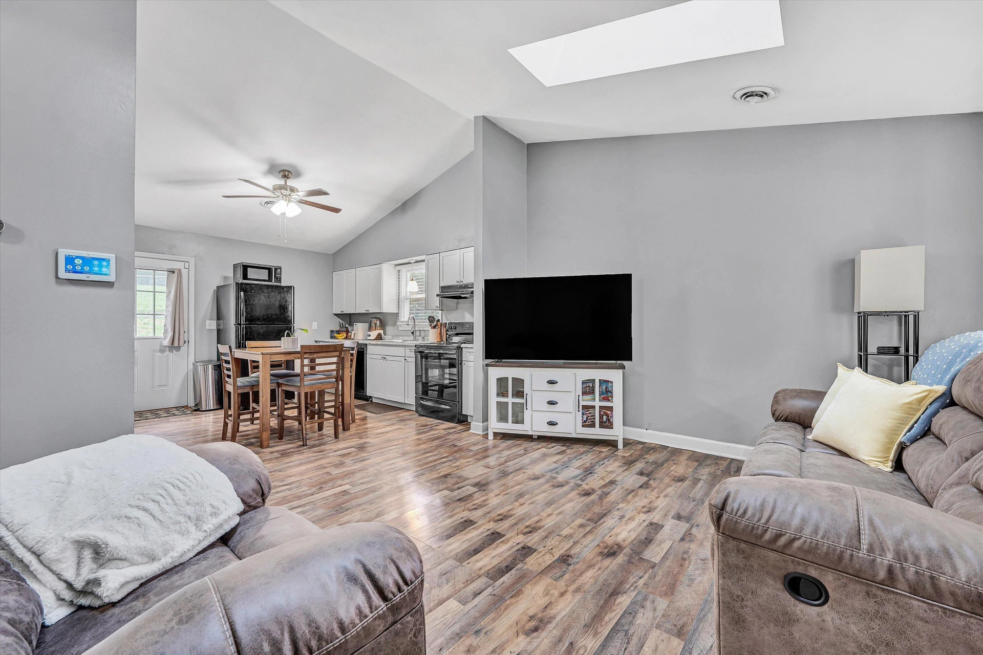 5011 Springfield AVE NW - Photo 5