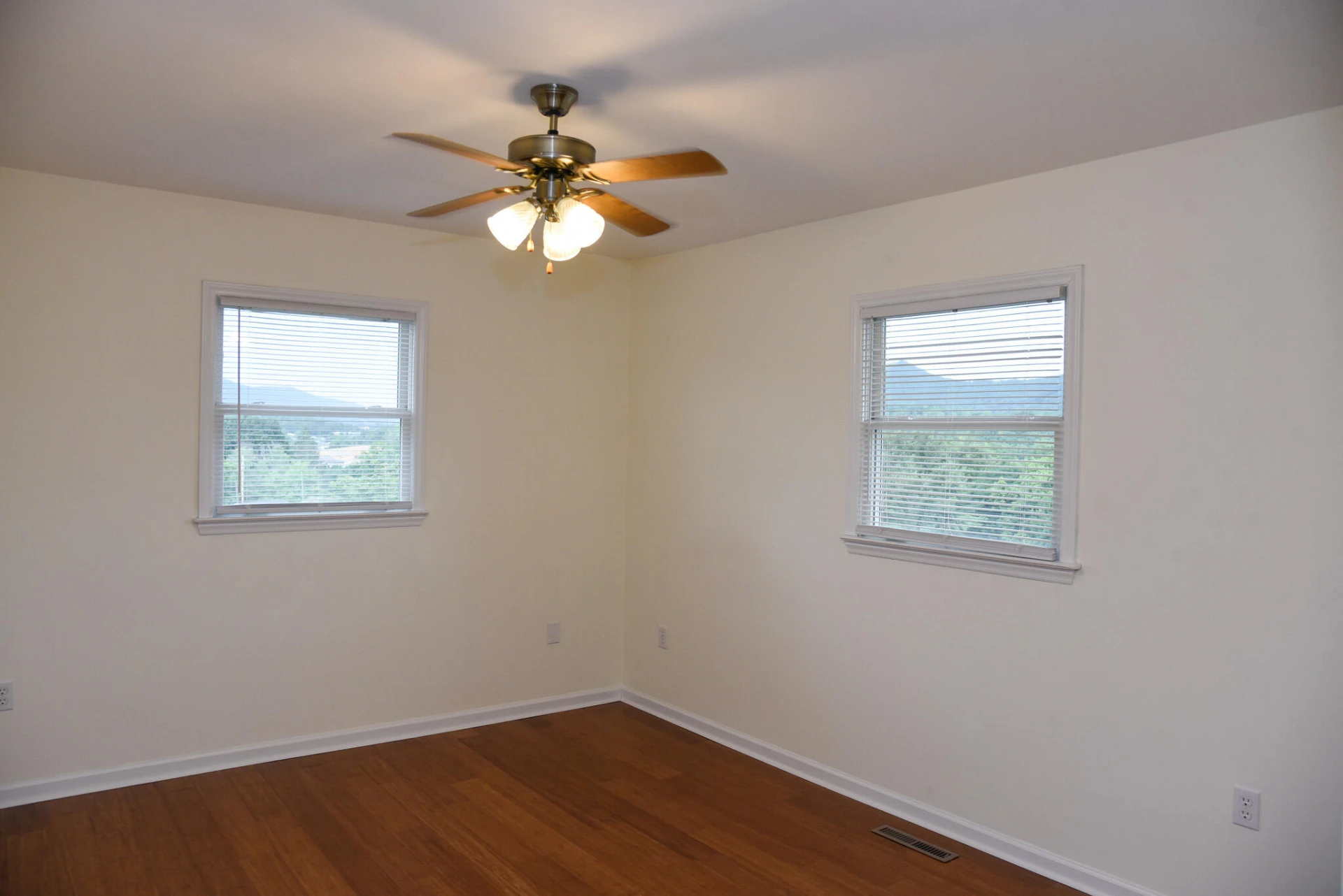 321 Orchard DR - Photo 16