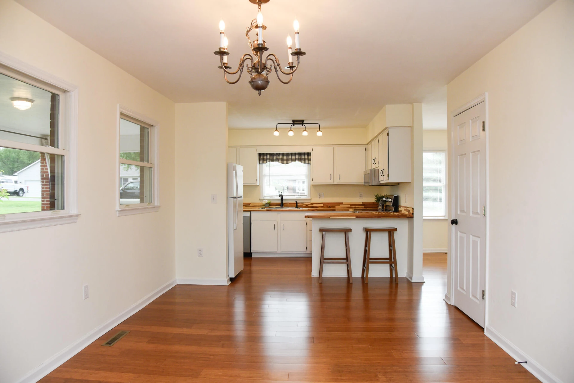 321 Orchard DR - Photo 5