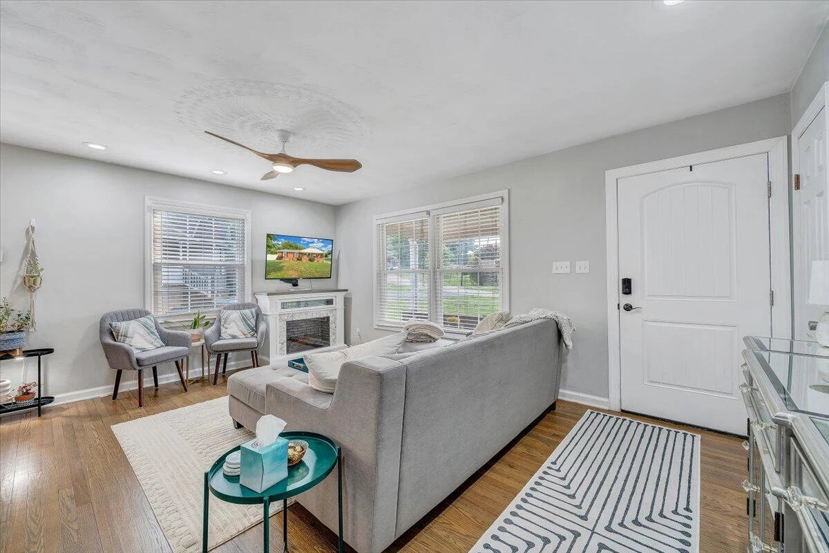 719 Hugh AVE - Photo 10
