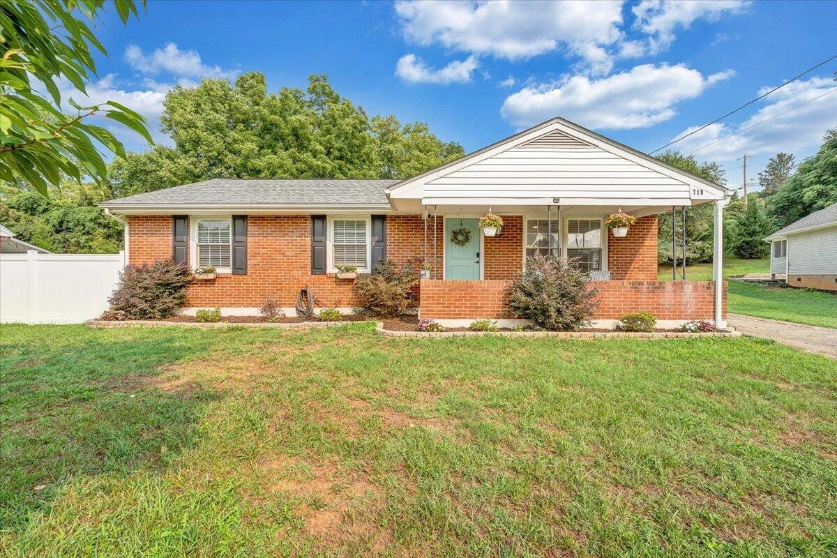 719 Hugh AVE - Photo 5