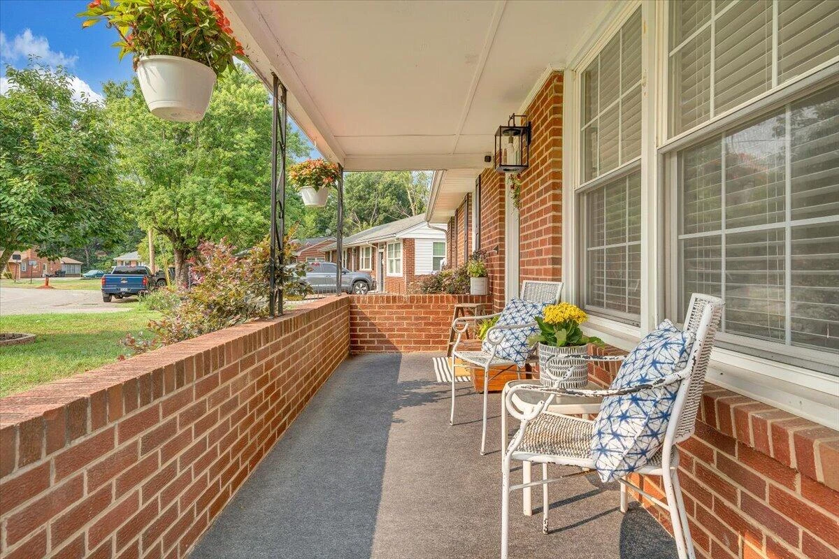 719 Hugh AVE - Photo 6