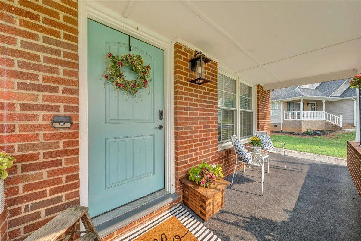 719 Hugh AVE - Photo 8