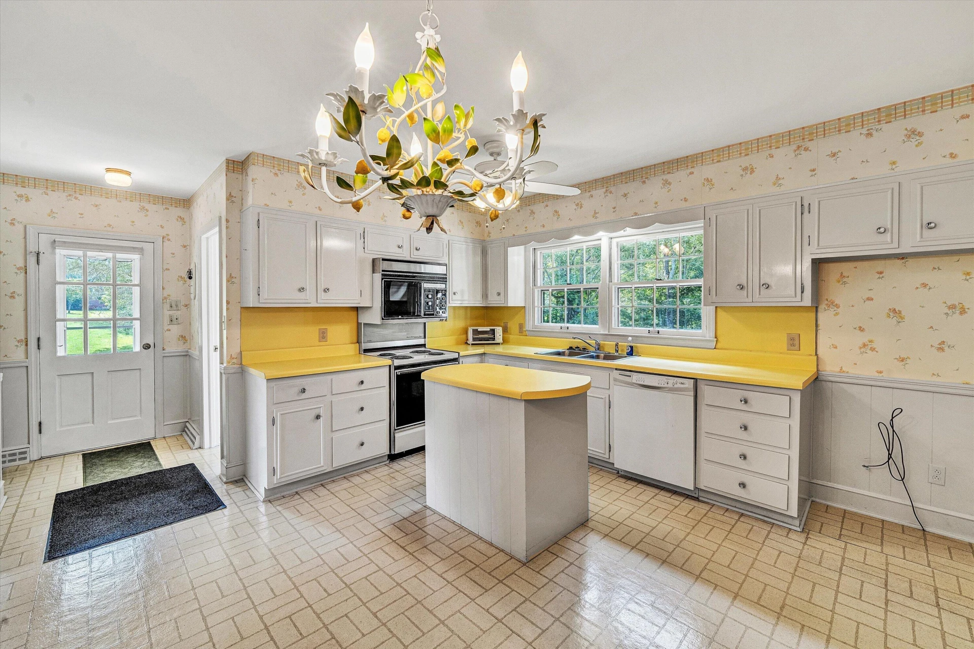 250 Knollwood DR - Photo 11