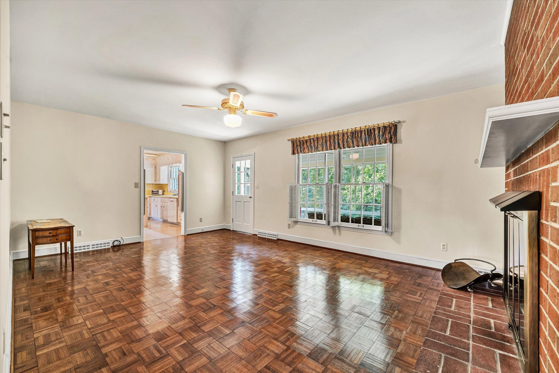 250 Knollwood DR - Photo 18