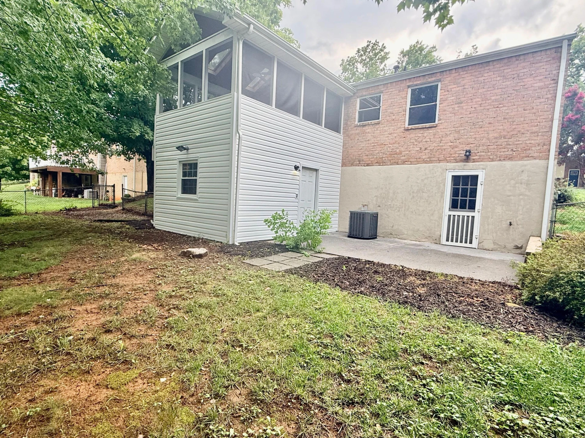 2926 Creekwood DR - Photo 16