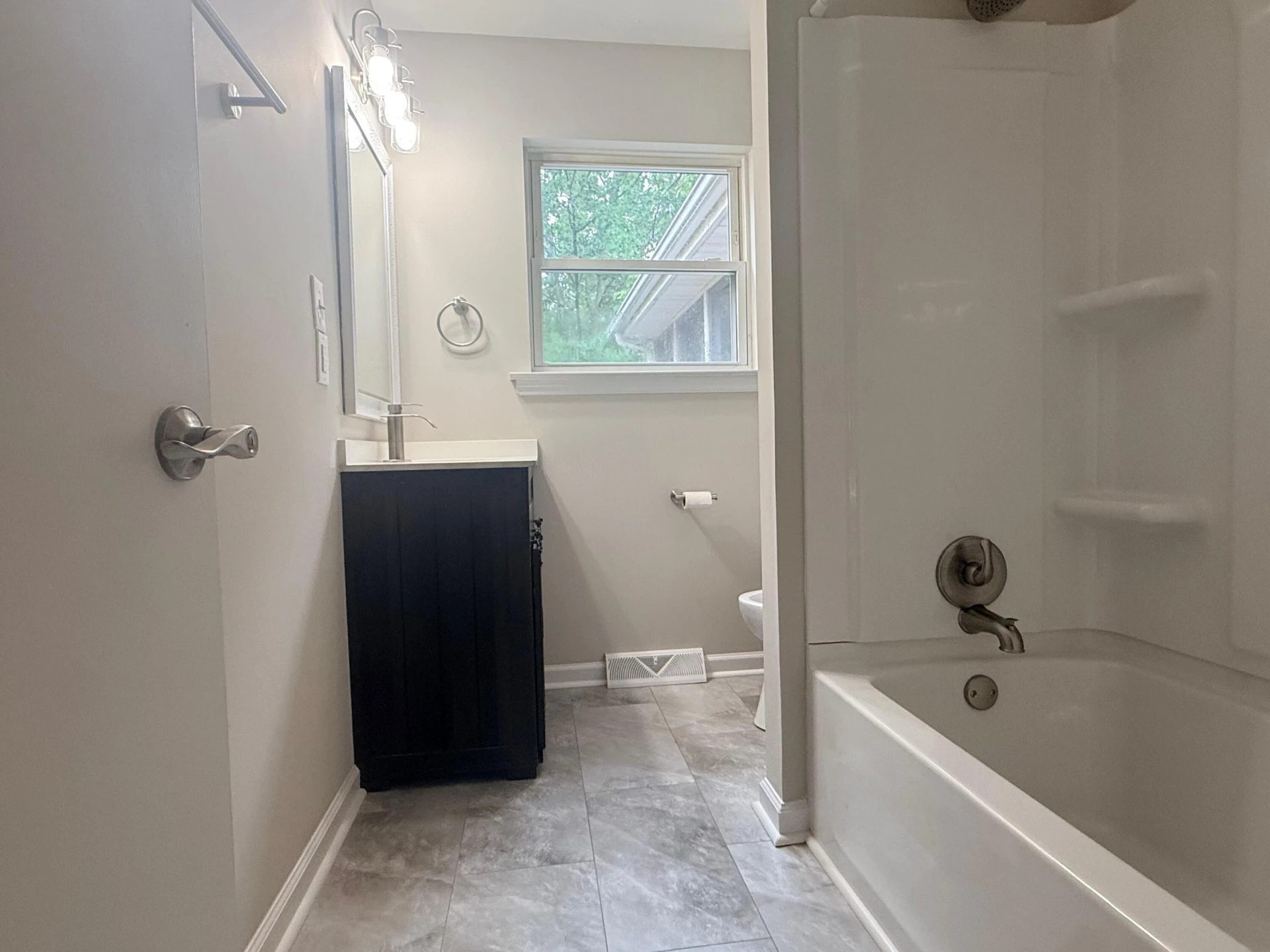 2926 Creekwood DR - Photo 7