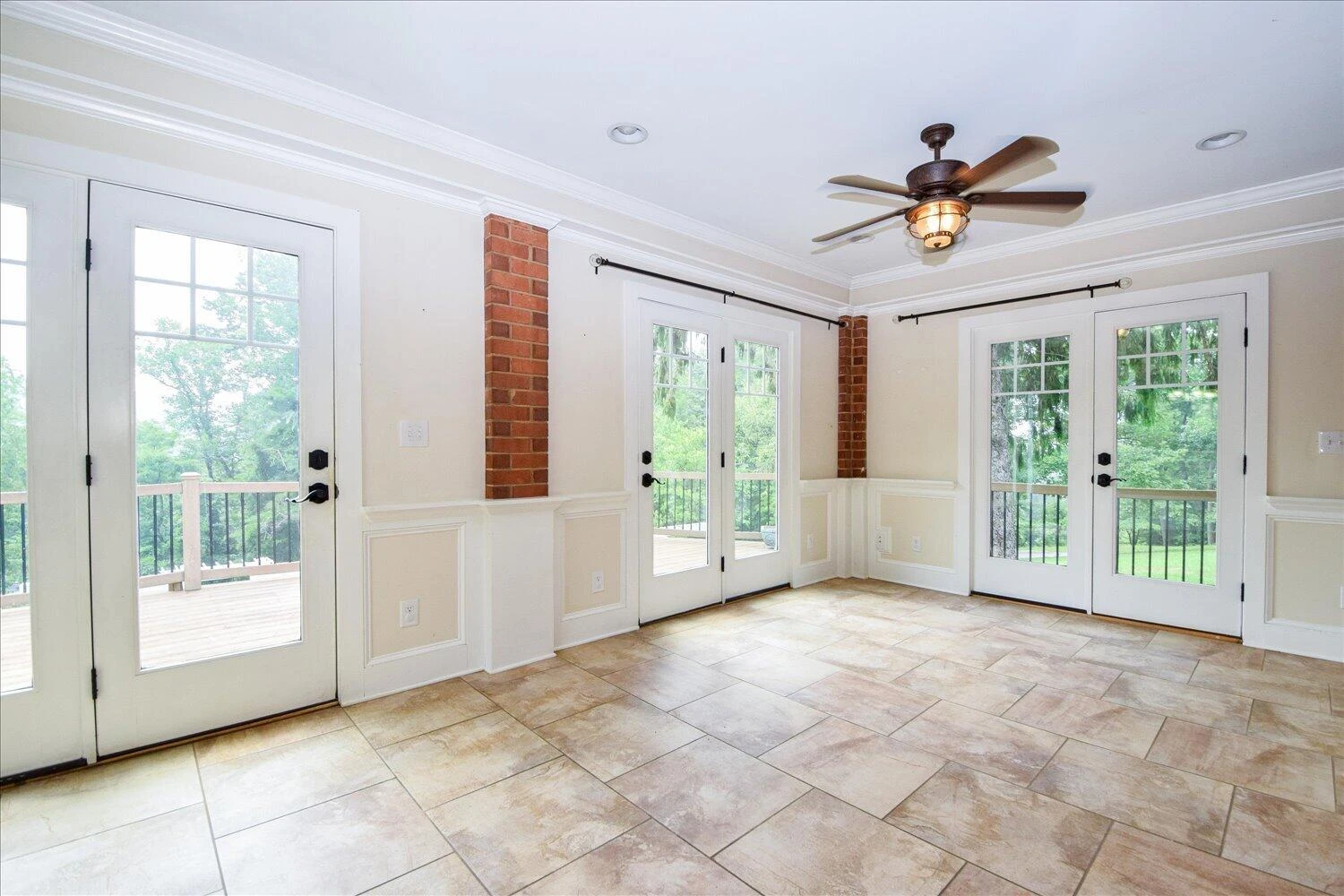 6189 Corntassel LN - Photo 2