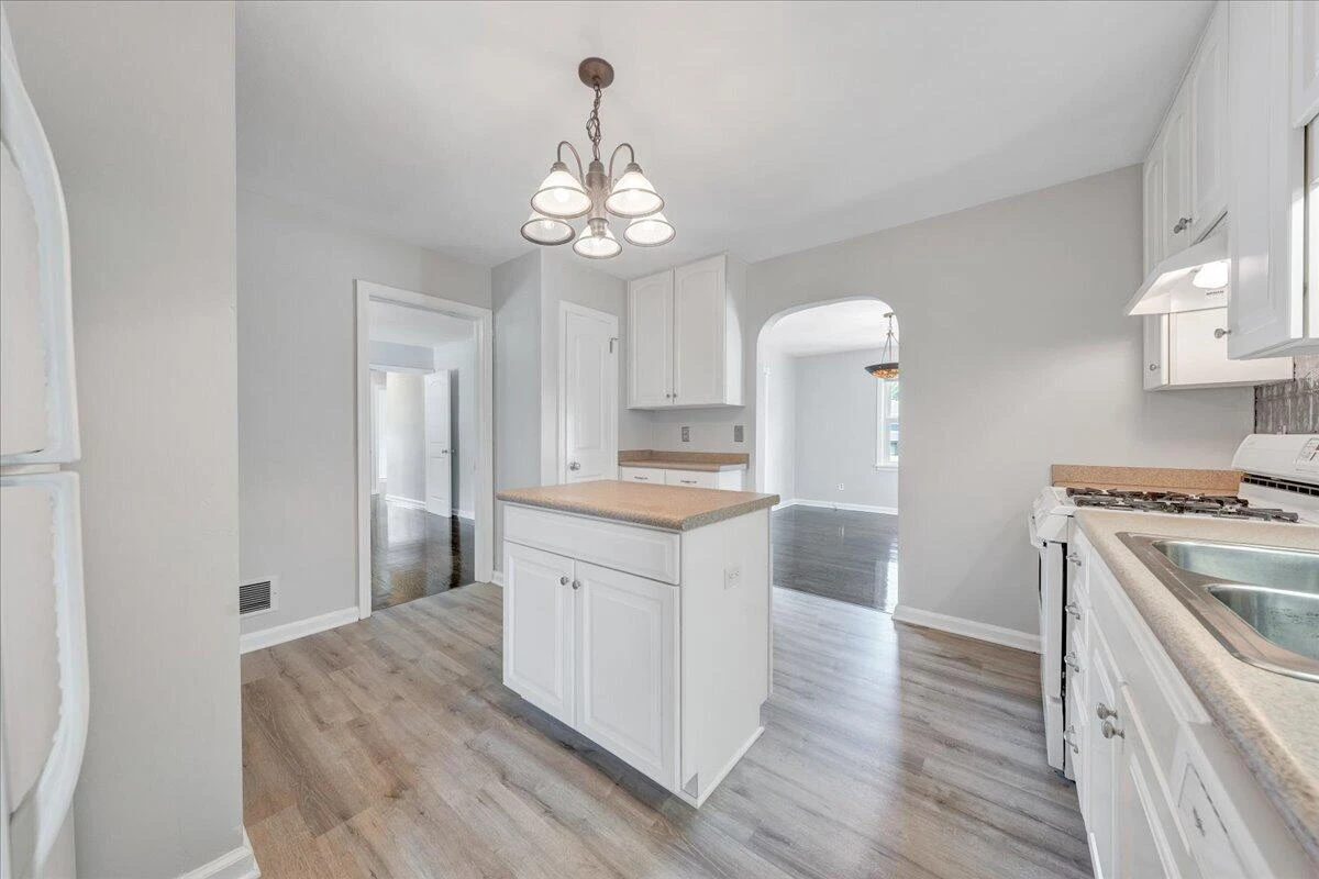 5735 Knowles DR - Photo 10