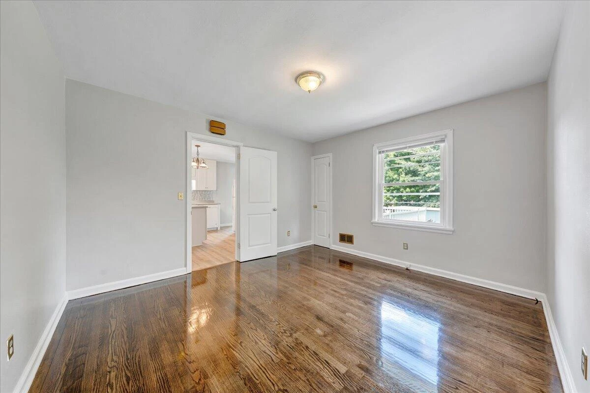 5735 Knowles DR - Photo 13