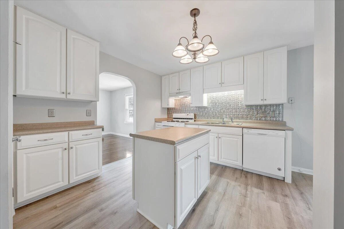 5735 Knowles DR - Photo 19