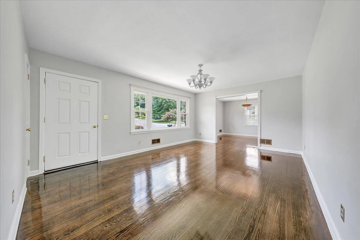 5735 Knowles DR - Photo 3