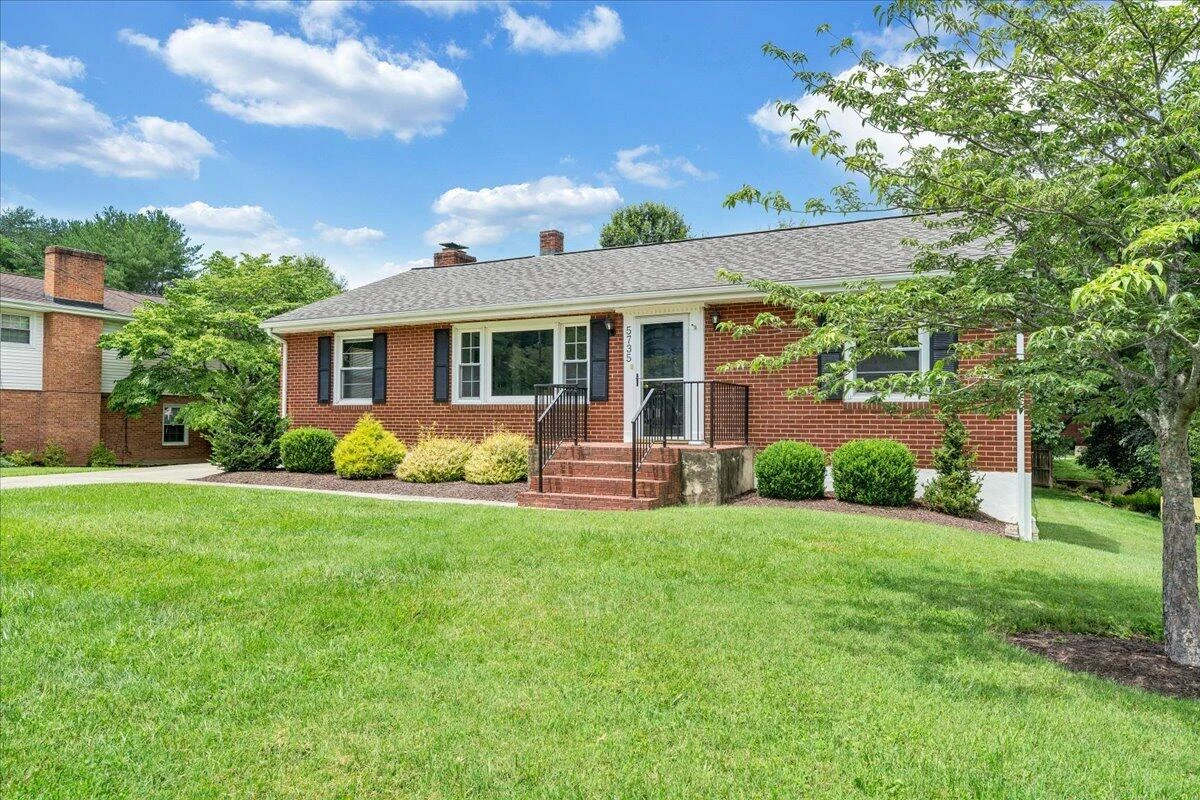 5735 Knowles DR - Photo 32