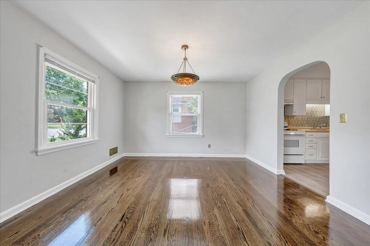5735 Knowles DR - Photo 5
