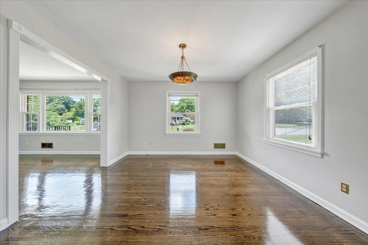 5735 Knowles DR - Photo 6