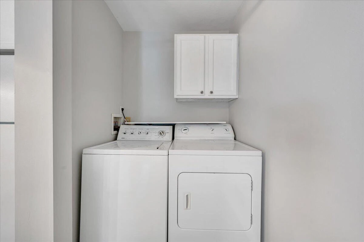 5735 Knowles DR - Photo 9