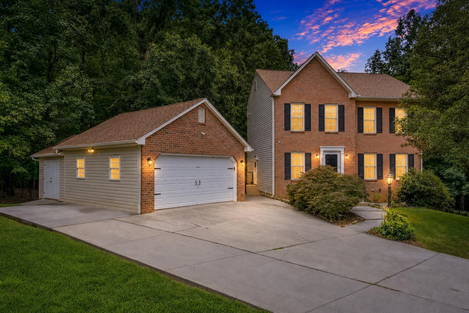 4929 Pine Glen RD NE - Photo 2