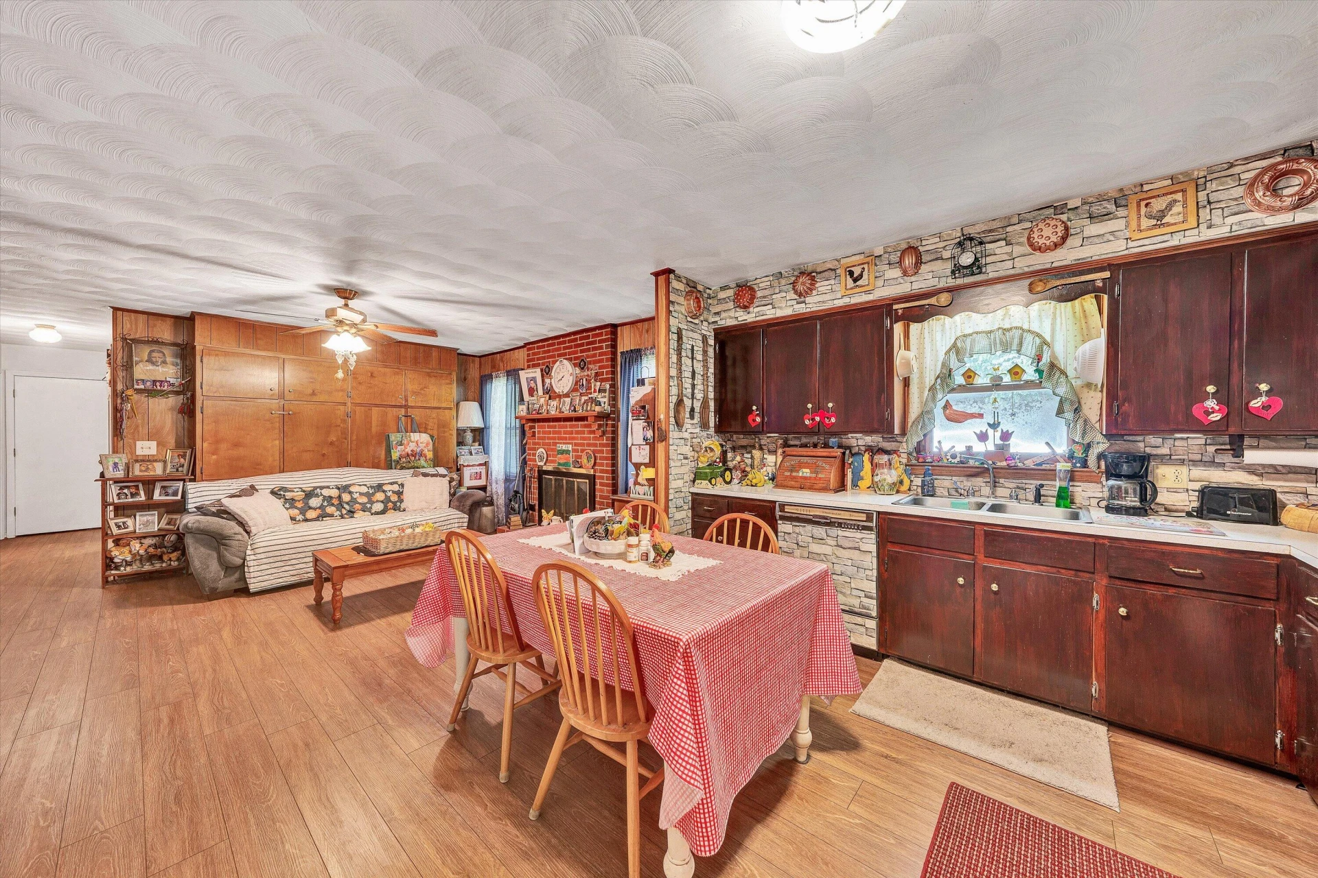 1544 Tulagi RD - Photo 6